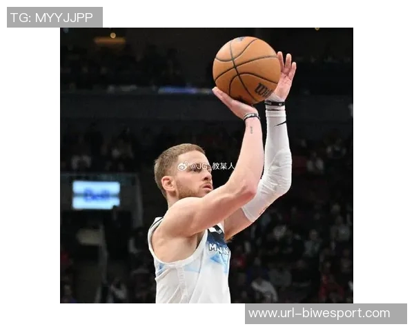 迪文岑佐表现稳定8投4中三分球命中率高效贡献13分4助攻2抢断