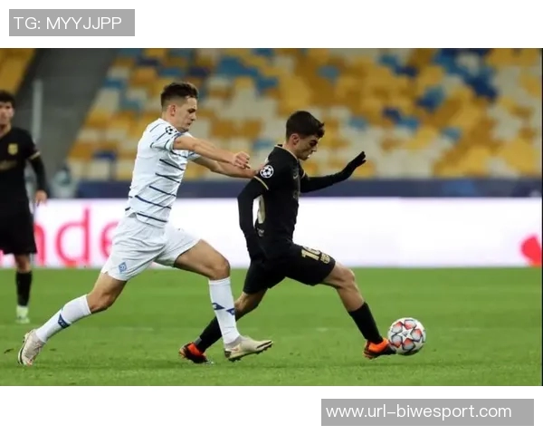 佩德里分享趣事：比赛日刮胡子成母亲的强制要求让我倍感压力